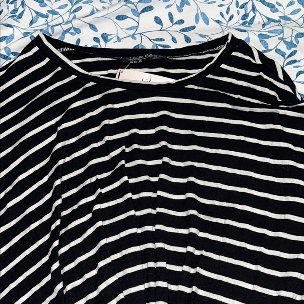 S black and white top with twist front - Picture 4 of 5